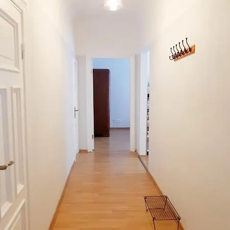 Bright Spacious With Street Parking *